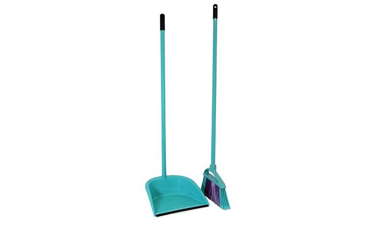 Royal Standing Broom & Dustpan (1)